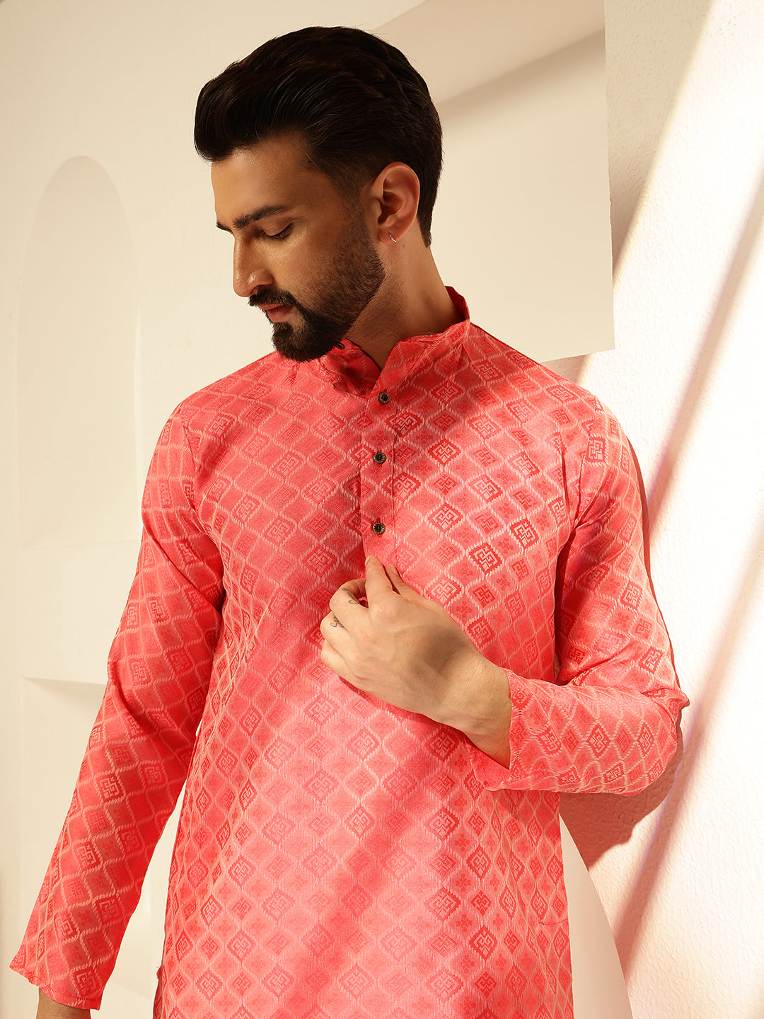 Vestimenta Etnica Masculina Kurta Larga Sojanya Para Hombre - Seda  Geométrica, Cuello Mandarín, Estilo Étnico Elegante Estampado Geométrico Cuello  Mandarín, image size:1080x1440