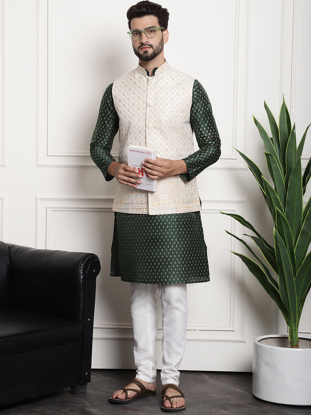 Men's Silk Blend Dark Green Kurta and Off-White Pyjama With Cream