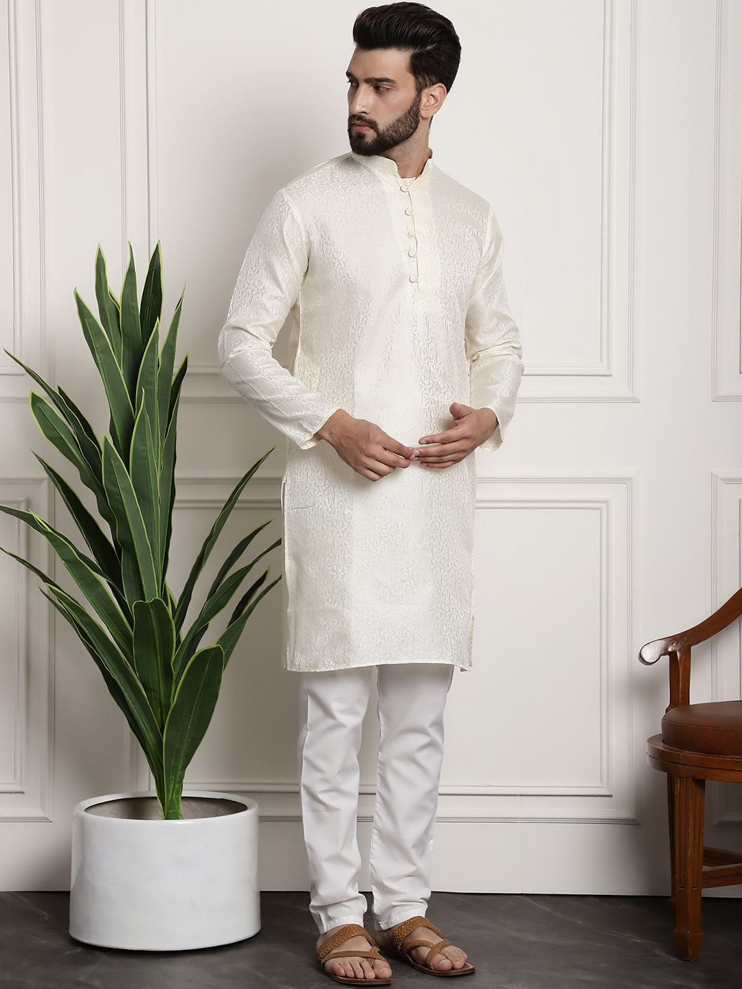 Men's Off-White Jacquard Silk Kurta & Churidaar Pyjama