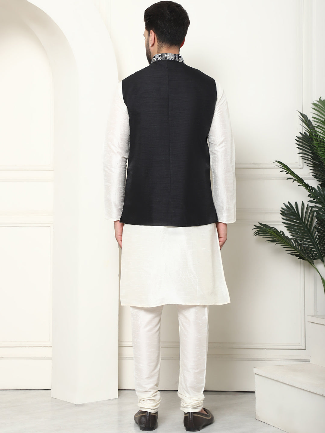 Men's Silk Blend Cream Kurta Pyjama With Embroidered Black Nehru Jacket