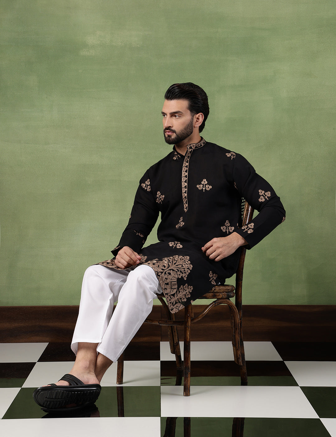SJR-LK-CoffeeThrd-2273-Blk-PC041-1.jpg