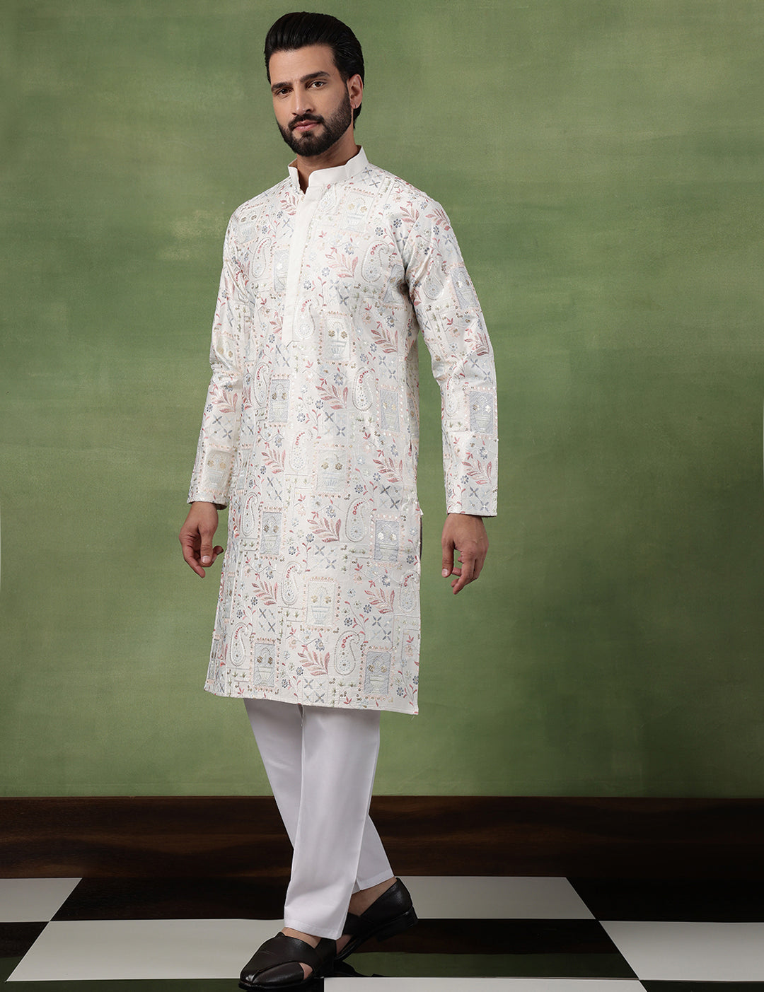 SJR-LK-GamlaEmb-2301-Offwhite-PC041-2.jpg
