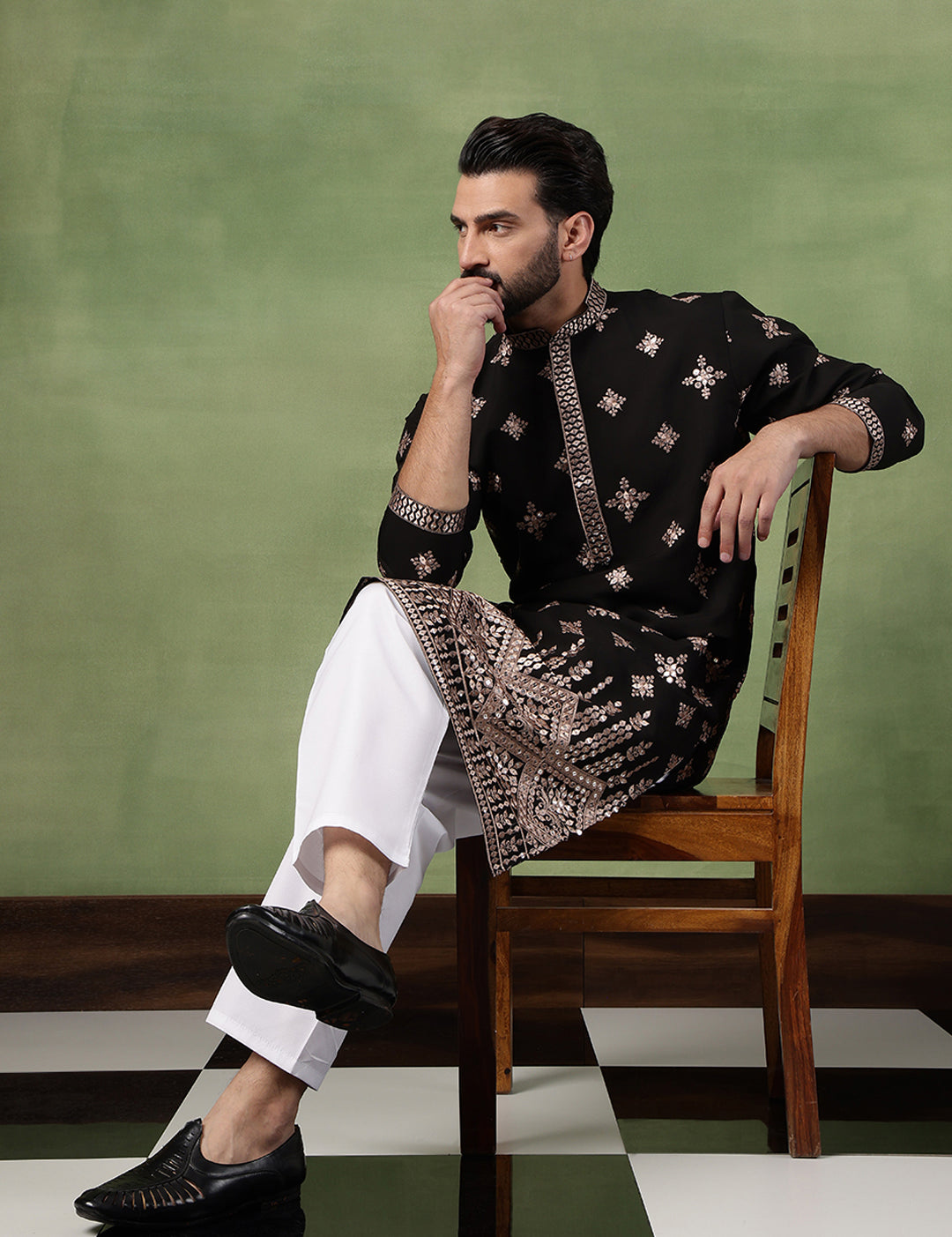 SJR-LK-MadhuDmn-2331-Black-PC041-1.jpg