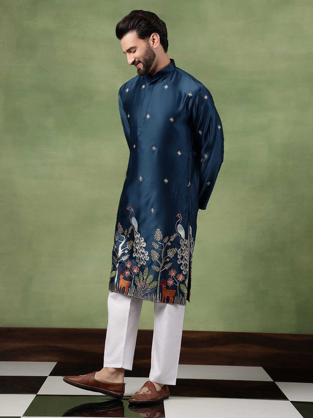 Men's Cotton Silk Flora & Fauna Embroidered Peacock Blue Kurta With Pyjama