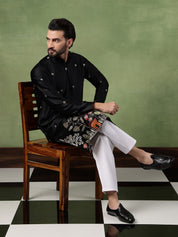 Men's Cotton Silk Flora & Fauna Embroidered Black Kurta With Pyjama