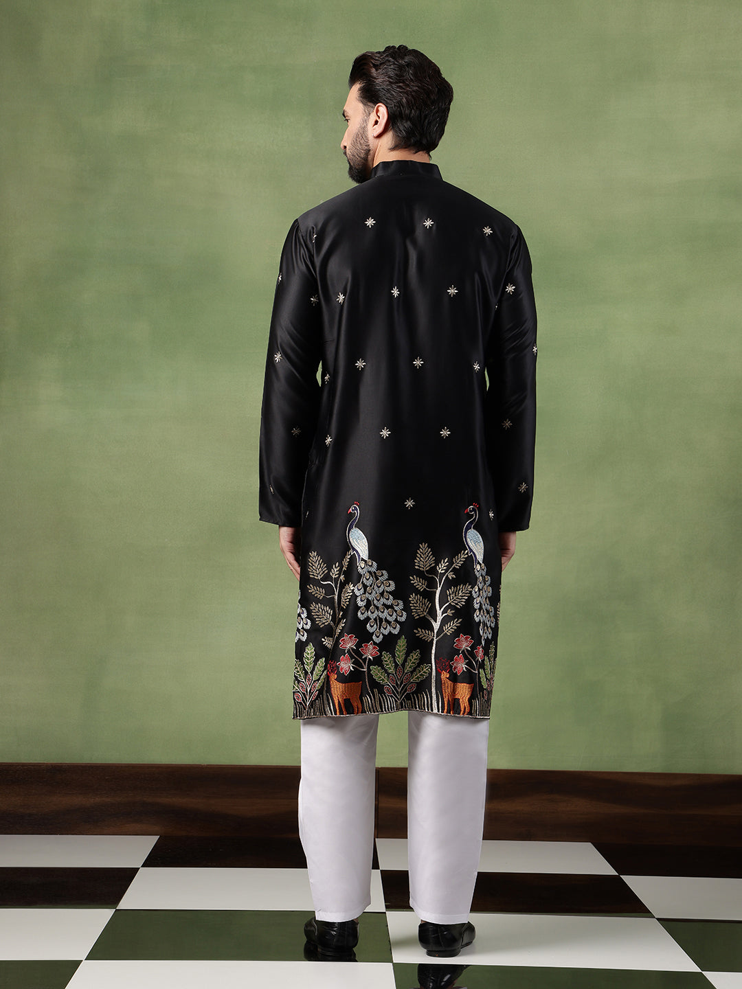 Men's Cotton Silk Flora & Fauna Embroidered Black Kurta With Pyjama