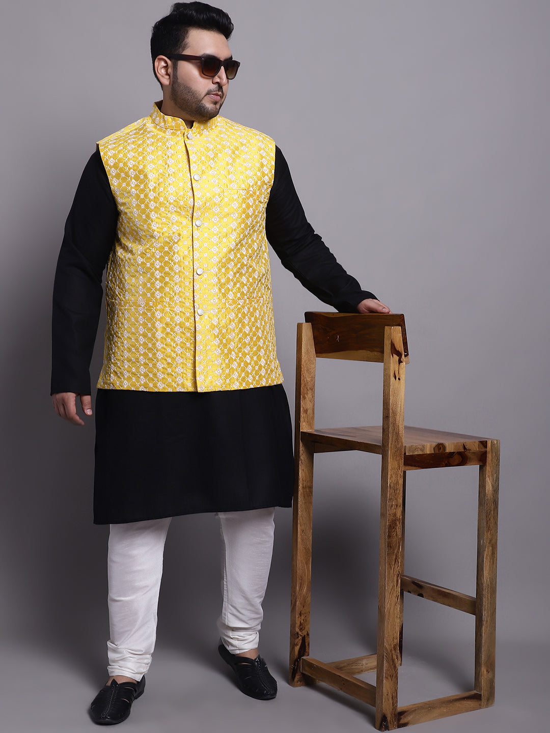 Men's Silk Blend Yellow Embroidered