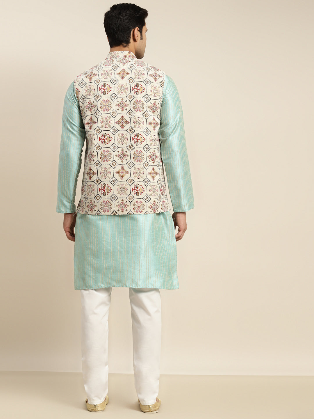 Men's Silk Blend Sea Green Kurta and Off-White Pyjama With Cream Nehru Jacket