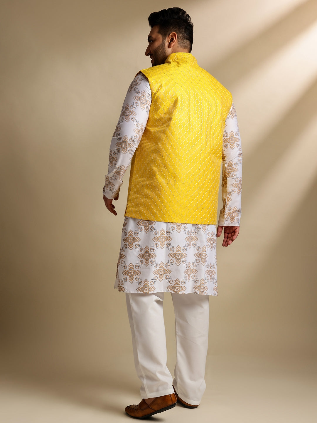 Sojanya PLUS (Since 1958) Men's Cotton Linen Printed White Kurta & Pyjama With Yellow Nehru Jacket
