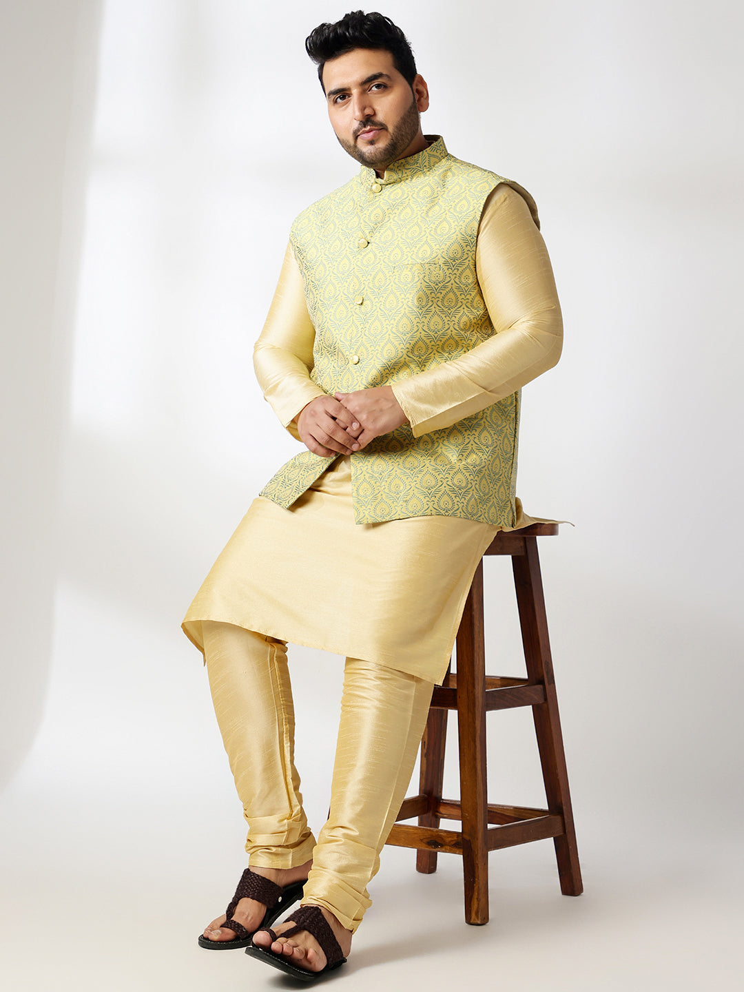Men's Silk Blend Gold Kurta & Pyjama With Jacquard Silk Yellow Nehru Jacket