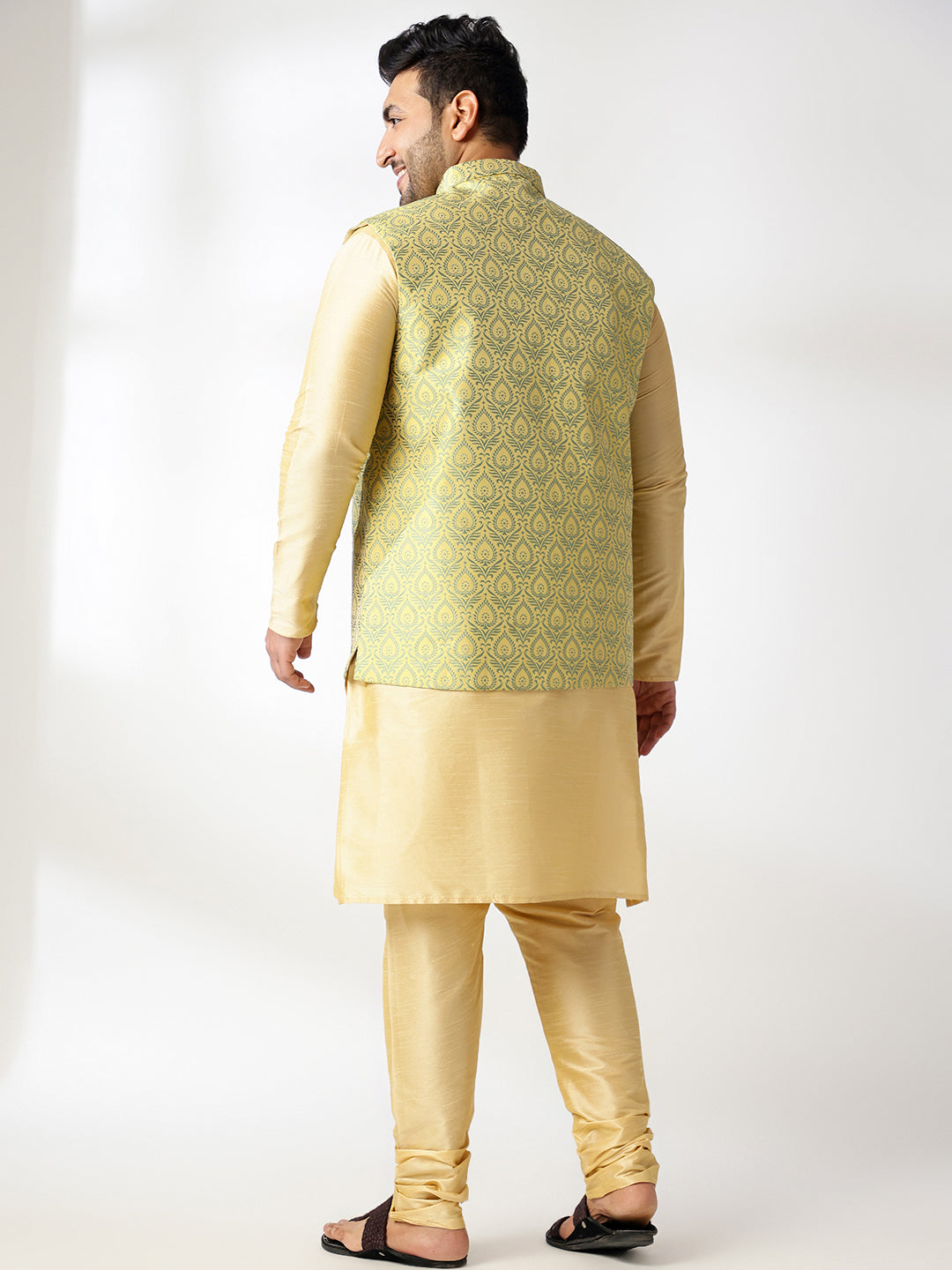 Men's Silk Blend Gold Kurta & Pyjama With Jacquard Silk Yellow Nehru Jacket