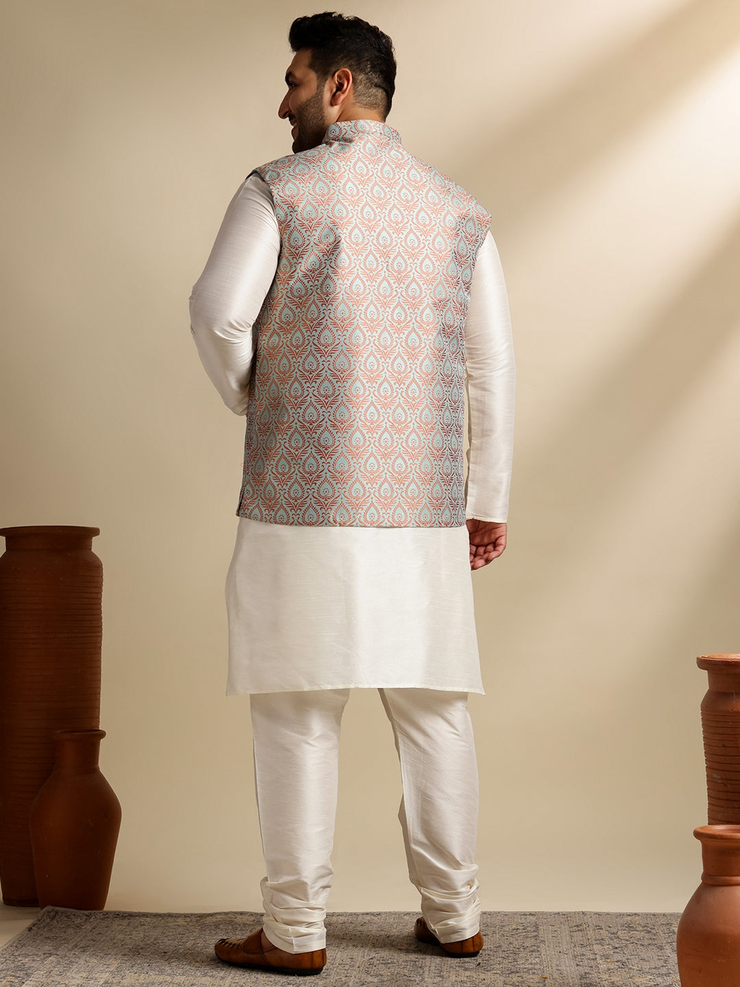 Men's Silk Blend Cream Kurta & Pyjama With Green Nehru Jacket