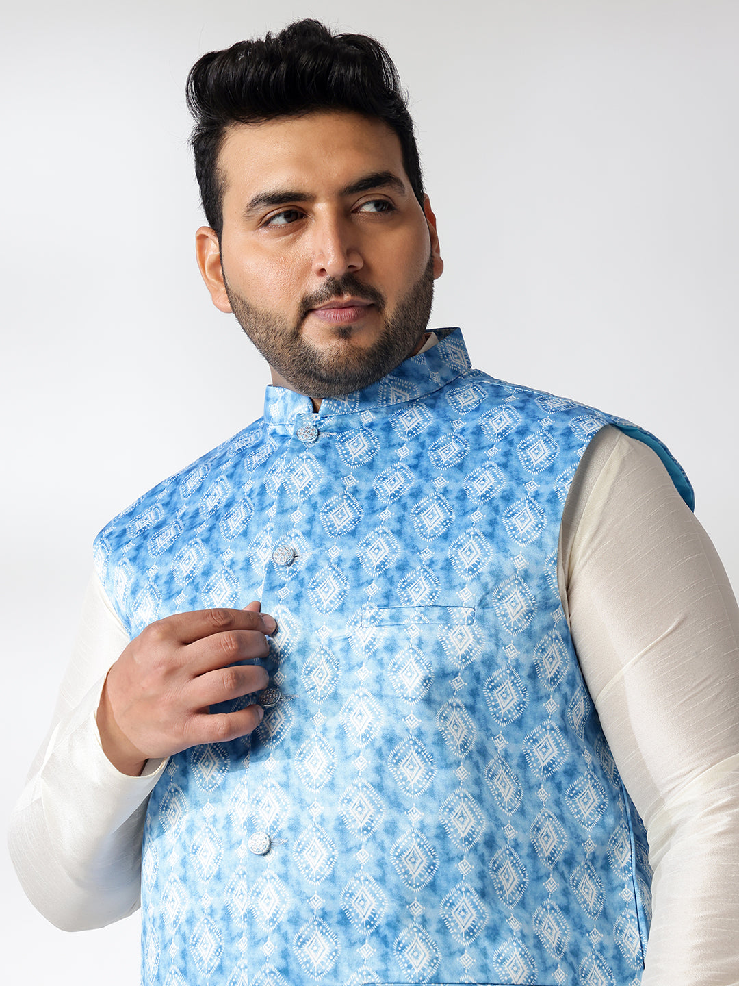 Men's Silk Blend Cream Kurta & Pyjama With Printed Blue Nehru Jacket