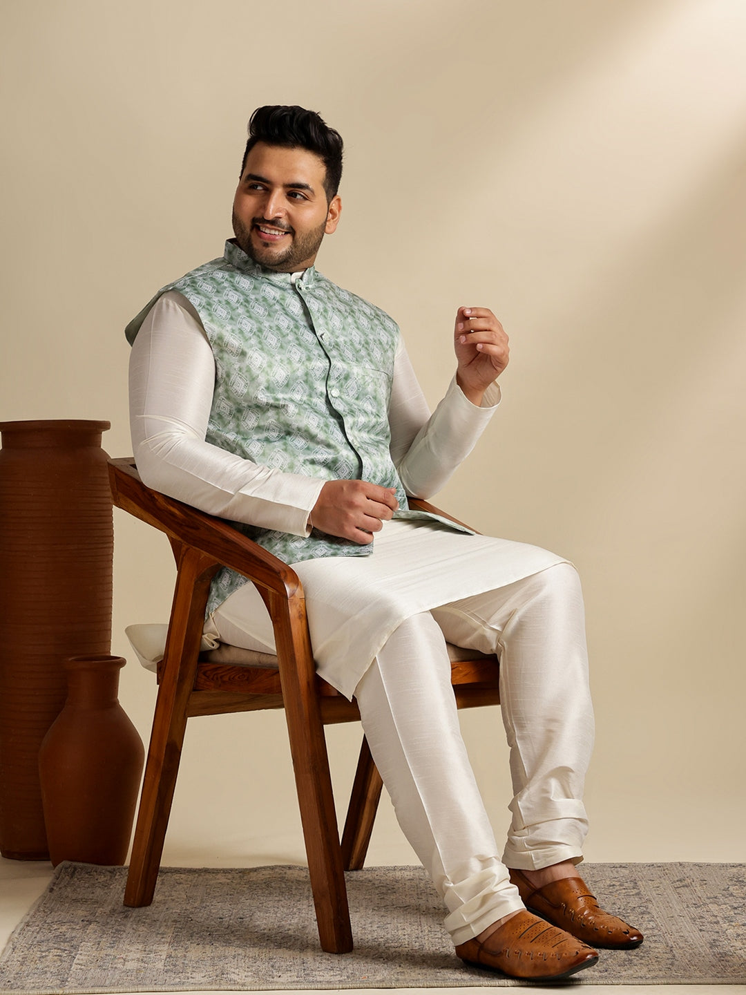 Men's Silk Blend Cream Kurta & Pyjama With Printed Green Nehru Jacket