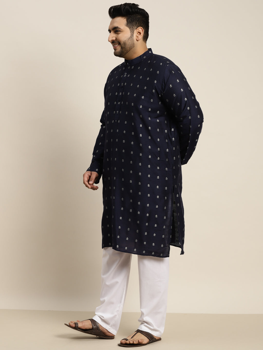 Men's Cotton Blend Navy Blue Self design Kurta & White Pyjama