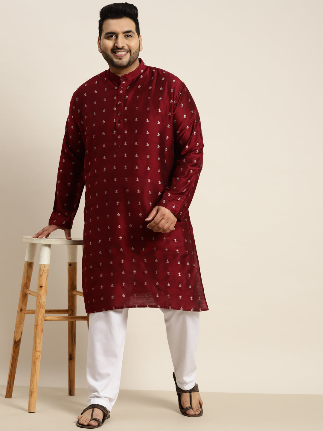 Men's Cotton Blend Maroon & Silver Self Design Kurta