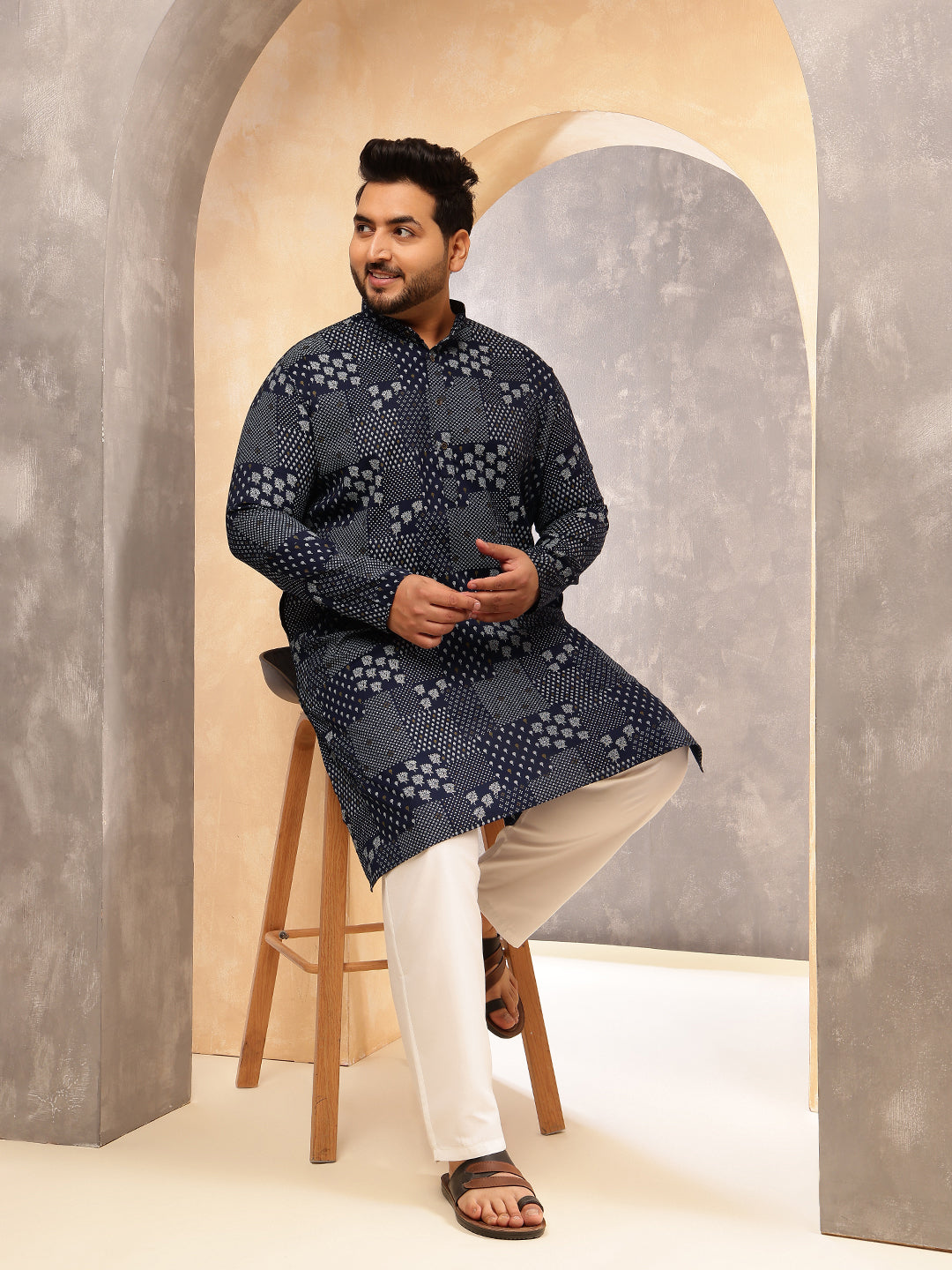 Men's Cotton Blend Sanganeri Printed Navy Kurta With White Pyjama