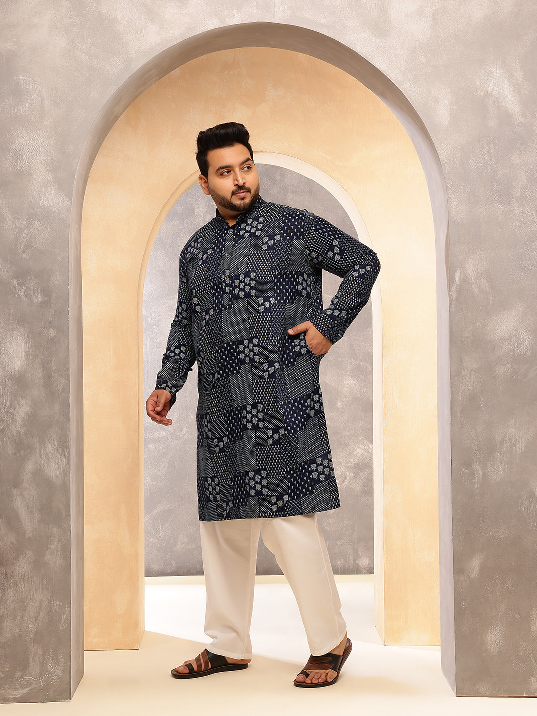 Men's Cotton Blend Sanganeri Printed Navy Kurta With White Pyjama