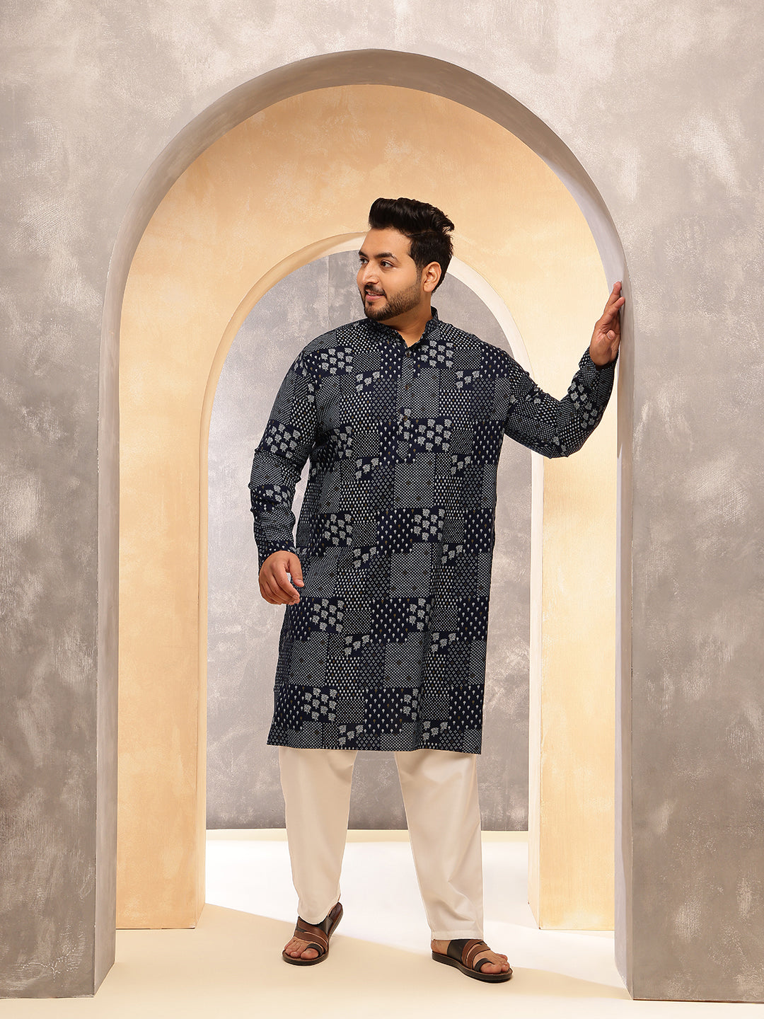 Men's Cotton Blend Sanganeri Printed Navy Kurta With White Pyjama