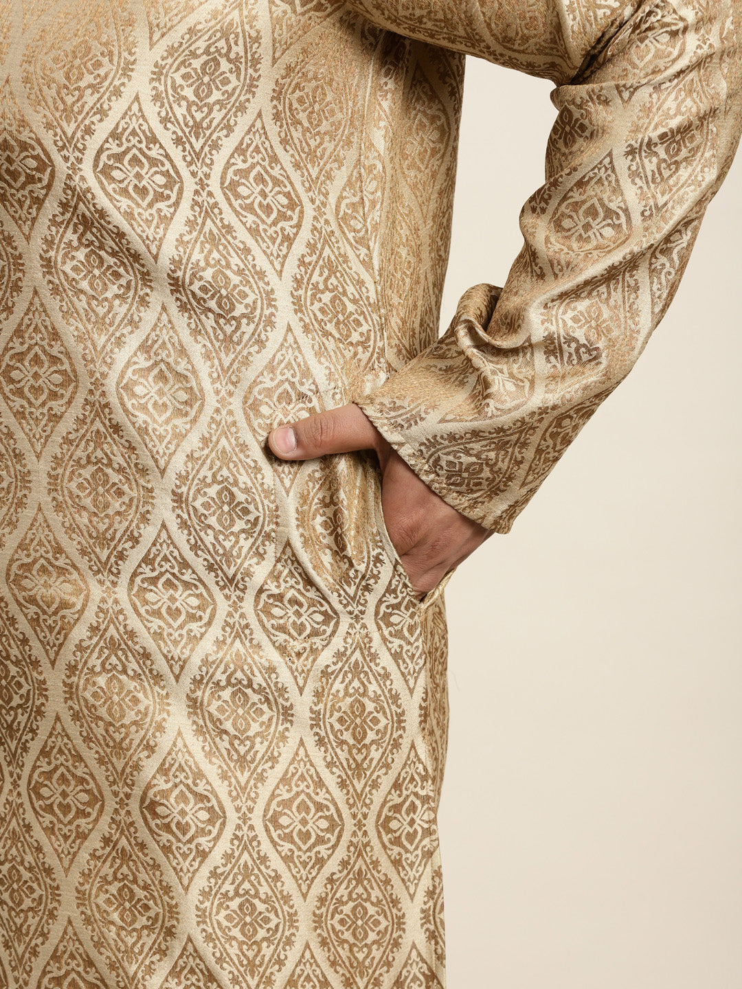 Men's Jacquard Silk Beige & Gold Kurta & Off-White Pyjama