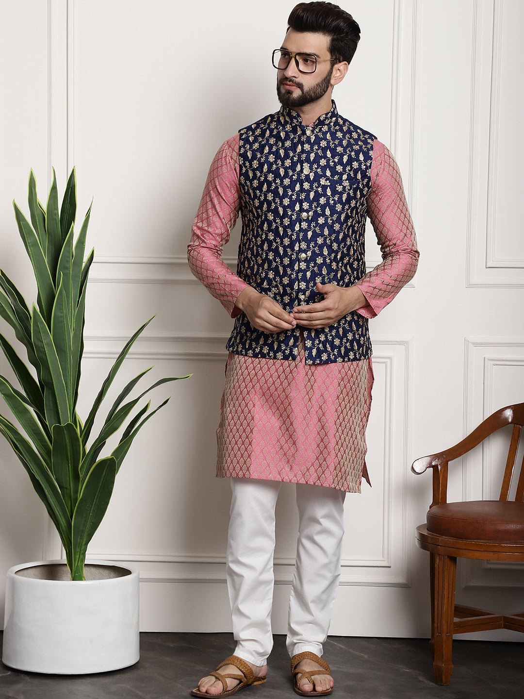 Men's Silk Blend Pink Kurta Pyjama & Navy Blue Embroidered Nehrujacket