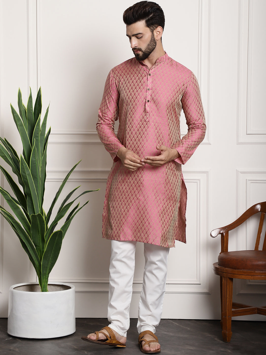 Men's Silk Blend Pink Kurta Pyjama & Navy Blue Embroidered Nehrujacket