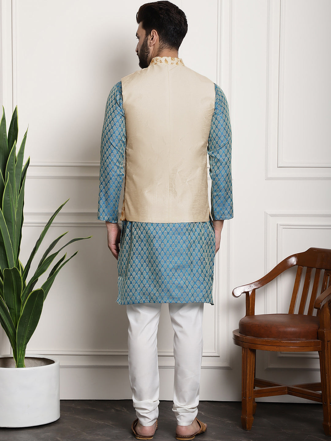 Men's Silk Blend PBlue Kurta Pyjama & Beige Embroidered Nehrujacket