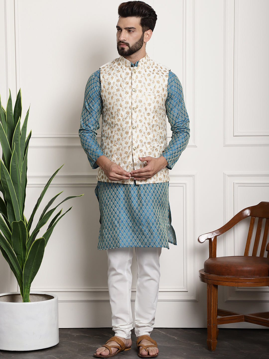 Men's Silk Blend PBlue Kurta Pyjama & Cream Embroidered Nehrujacket